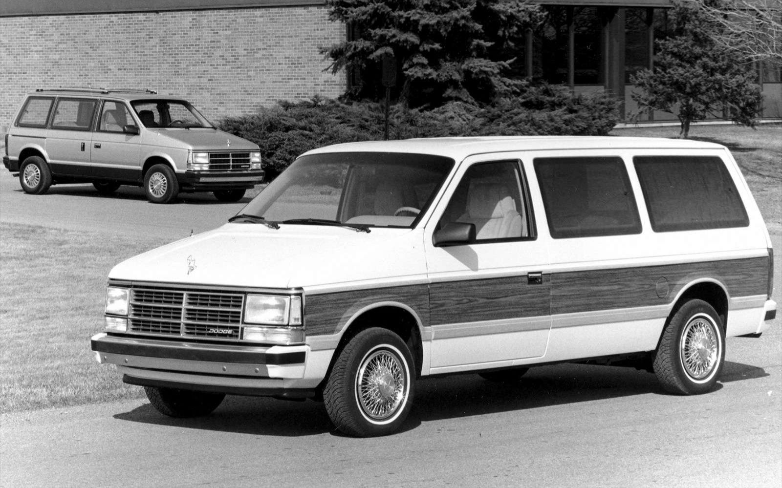 Dodge-Caravan-1987-1600-01_meitu_21