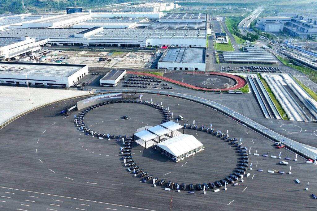 3天大定4.4万辆，问界M8验收交付启新程