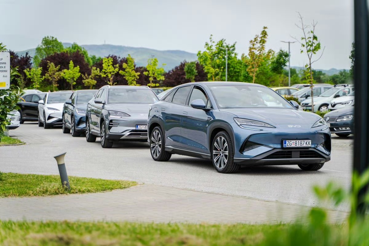 谨慎点，比亚迪还是别冲550万辆了丨一句话点评_汽车公社