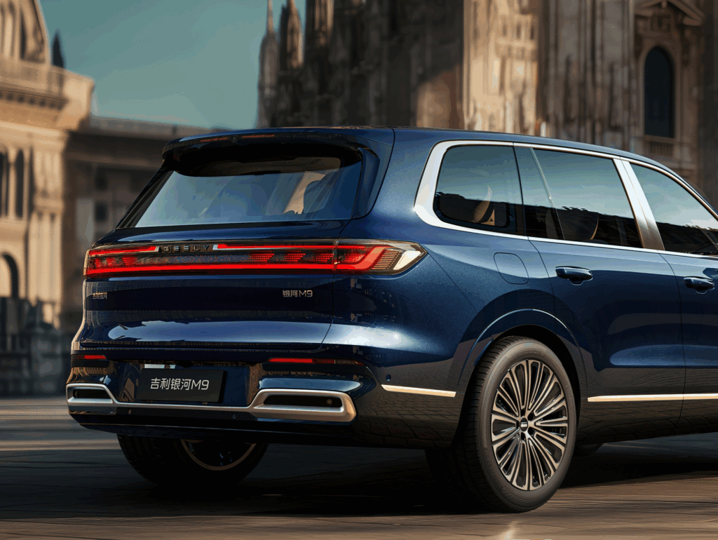 吉利银河M9首秀，给问界M9将了一军
