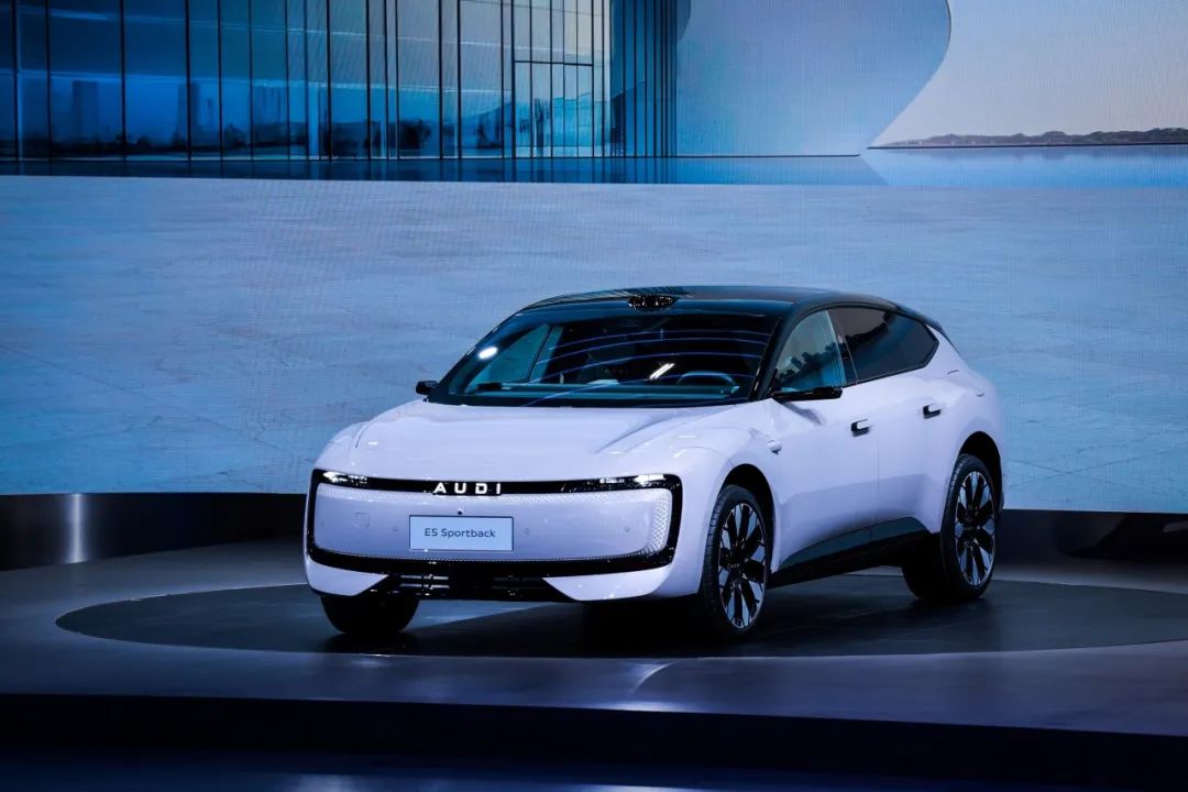 上汽奥迪双品牌驱动，双星亮相2025粤港澳大湾区车展