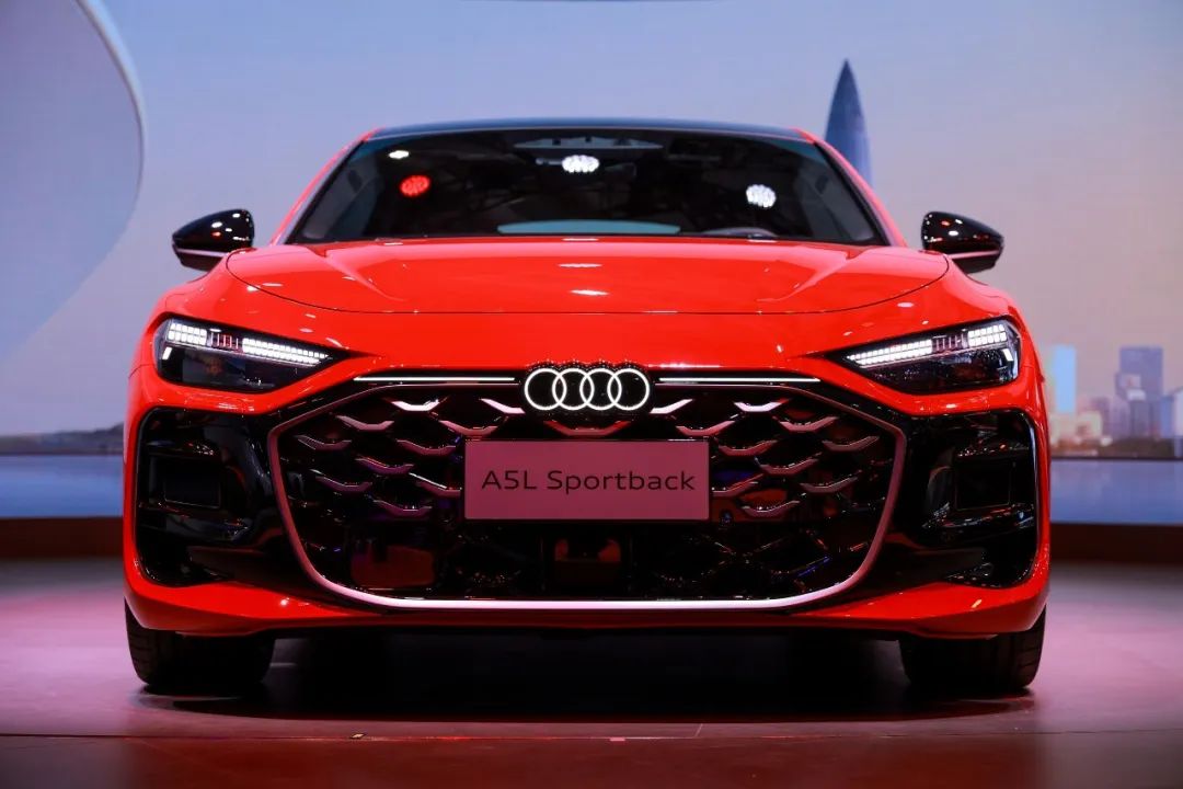 上汽奥迪双品牌驱动，双星亮相2025粤港澳大湾区车展