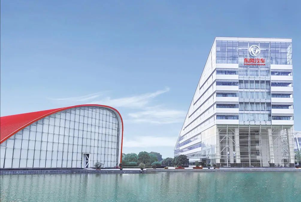 一家老牌大型传统车企，如何轻盈转身？