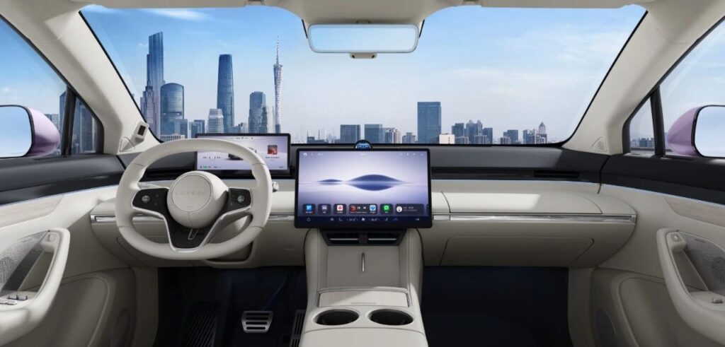 智界R7的对手，不再是Model Y