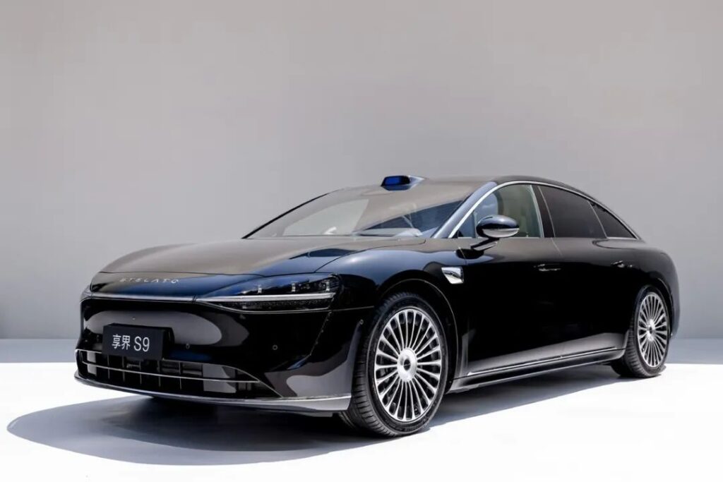 半年之后，鸿蒙智行重装上阵 | 苟活这半年