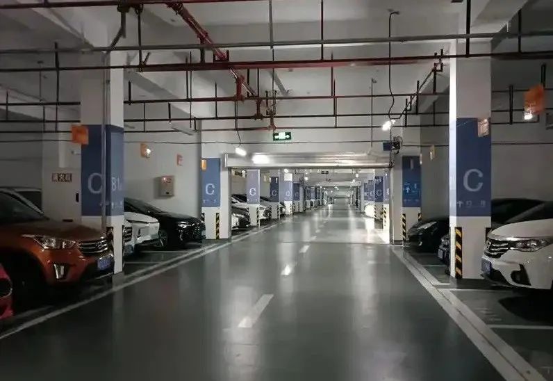 2025年过半，纯电和混动之争该结束了吧？