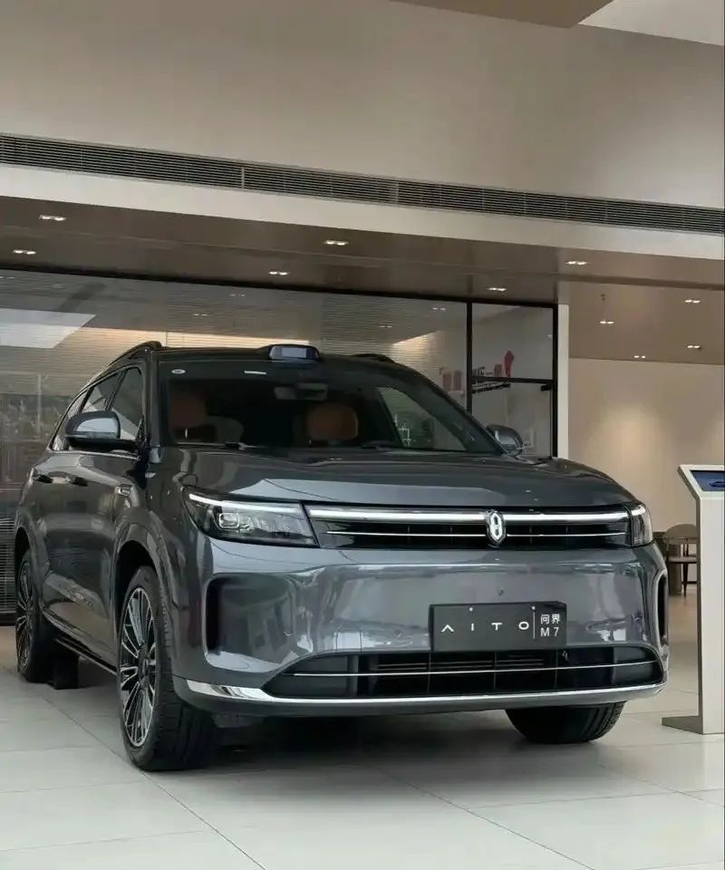 半年之后，鸿蒙智行重装上阵 | 苟活这半年