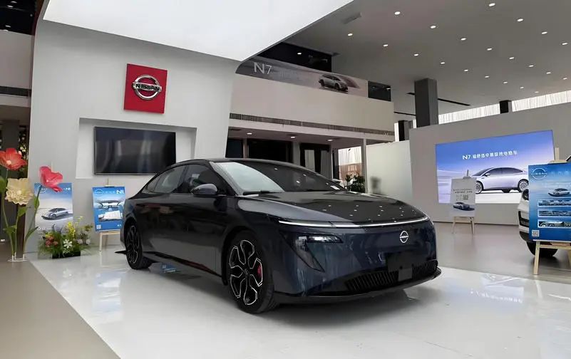 东风日产，趁热打铁