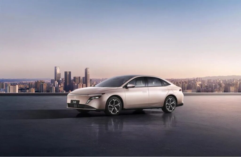 东风日产，趁热打铁