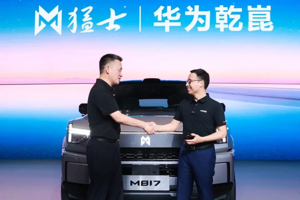 智驾喧嚣，华为乾崑行稳致远