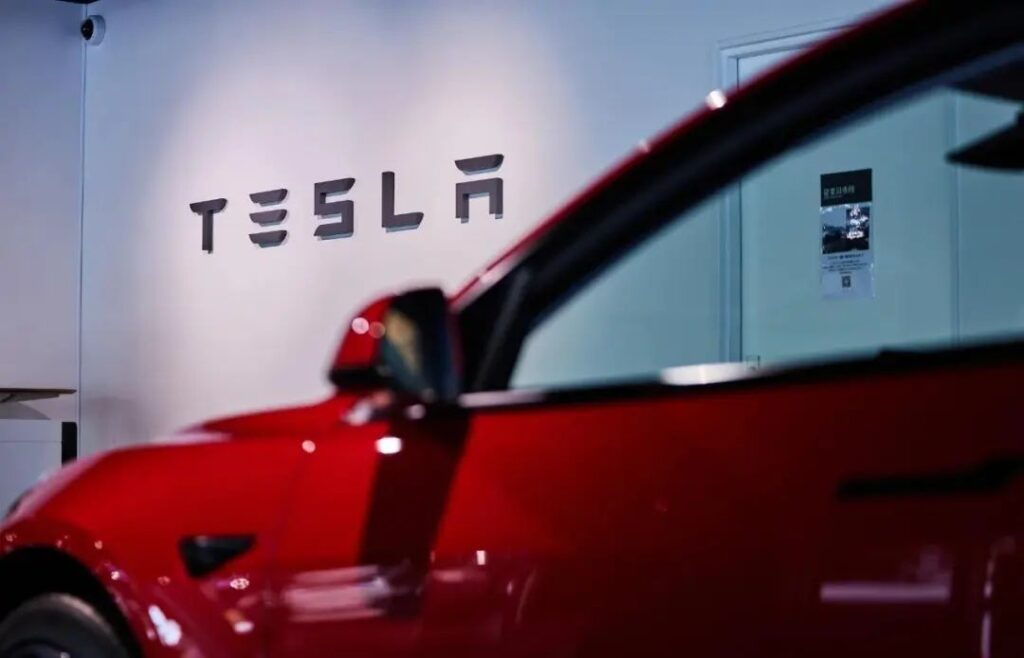 超算“豪赌”终结，特斯拉更依赖英伟达了