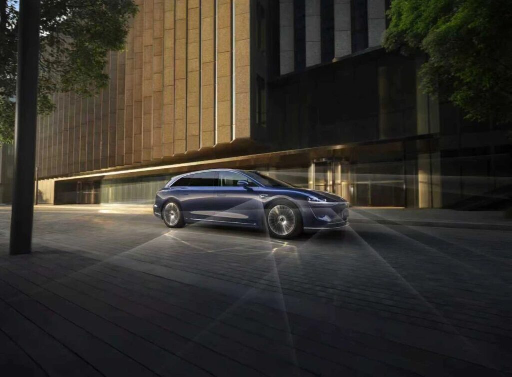 鸿蒙智行首款旅行车热销，享界S9T为何能破圈？