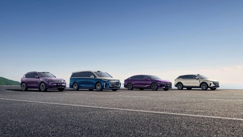 岚图“借东风”港股上市，母公司退市让路