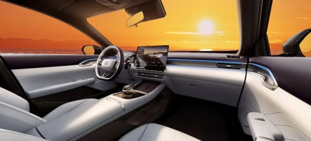 穿越周期的经典：逸动从国民到全球