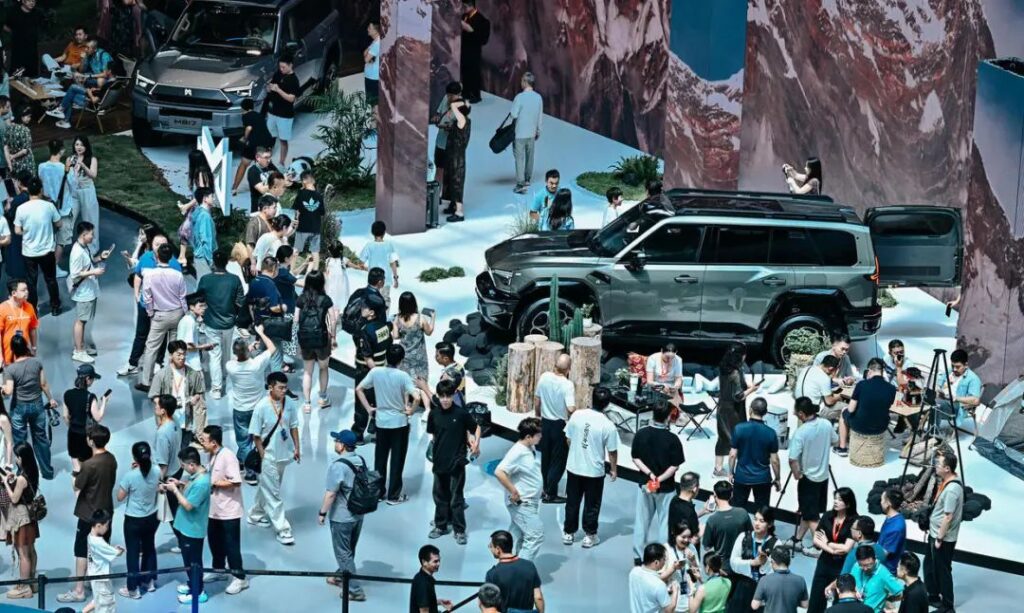 千里东风，始于猛士