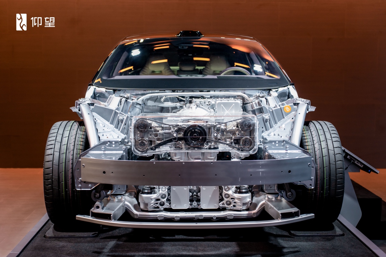 汽车的方向盘AI 生成的内容可能不正确。