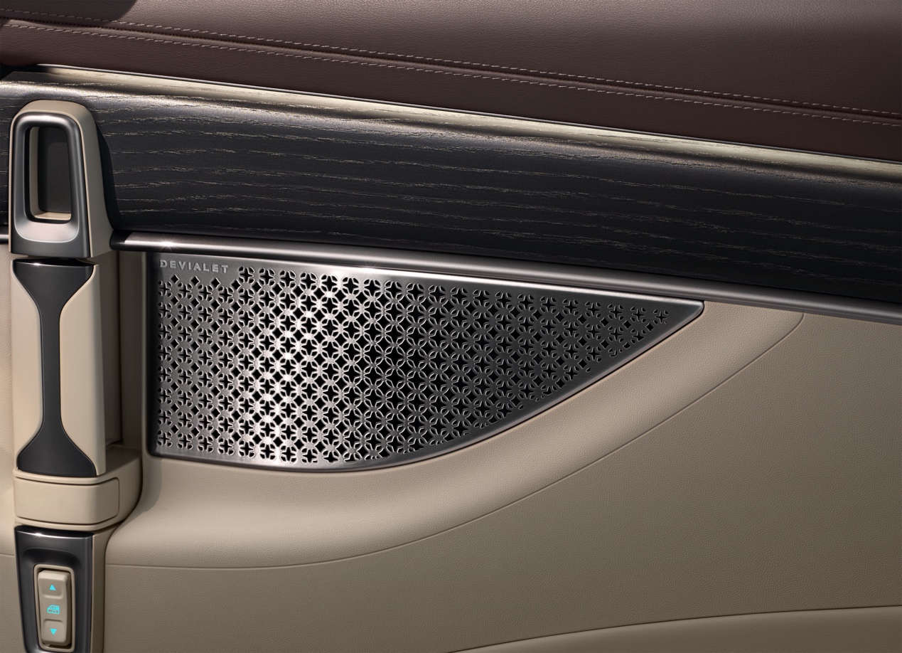 汽车的方向盘中度可信度描述已自动生成