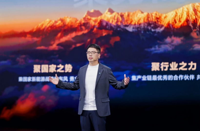 限时先享价17.36万元起，2026款东风奕派eπ008六座版上市