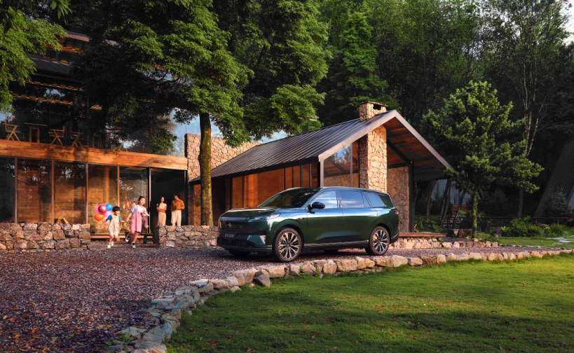 限时先享价17.36万元起，2026款东风奕派eπ008六座版上市