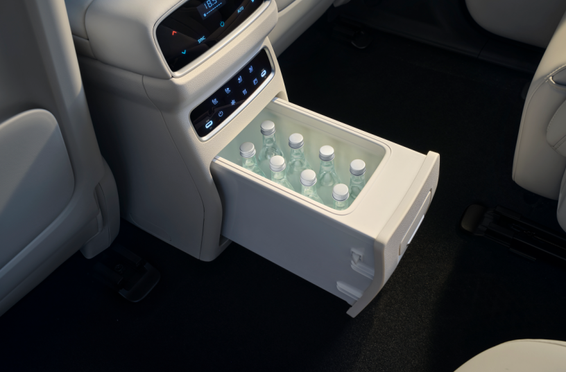 限时先享价17.36万元起，2026款东风奕派eπ008六座版上市