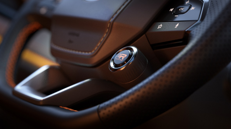 配置拉满，价格炸场！长安第三代UNI-V售9.79万元起