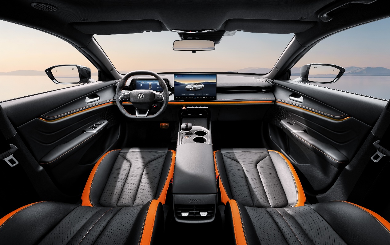 配置拉满，价格炸场！长安第三代UNI-V售9.79万元起