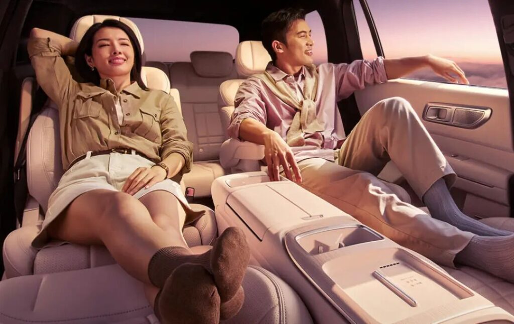 既有全面实力又是细节控，全新深蓝S07凭借豪华内饰火爆出圈