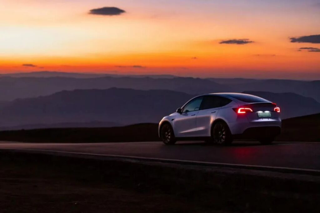 难以撼动的Model Y，持续失血的特斯拉