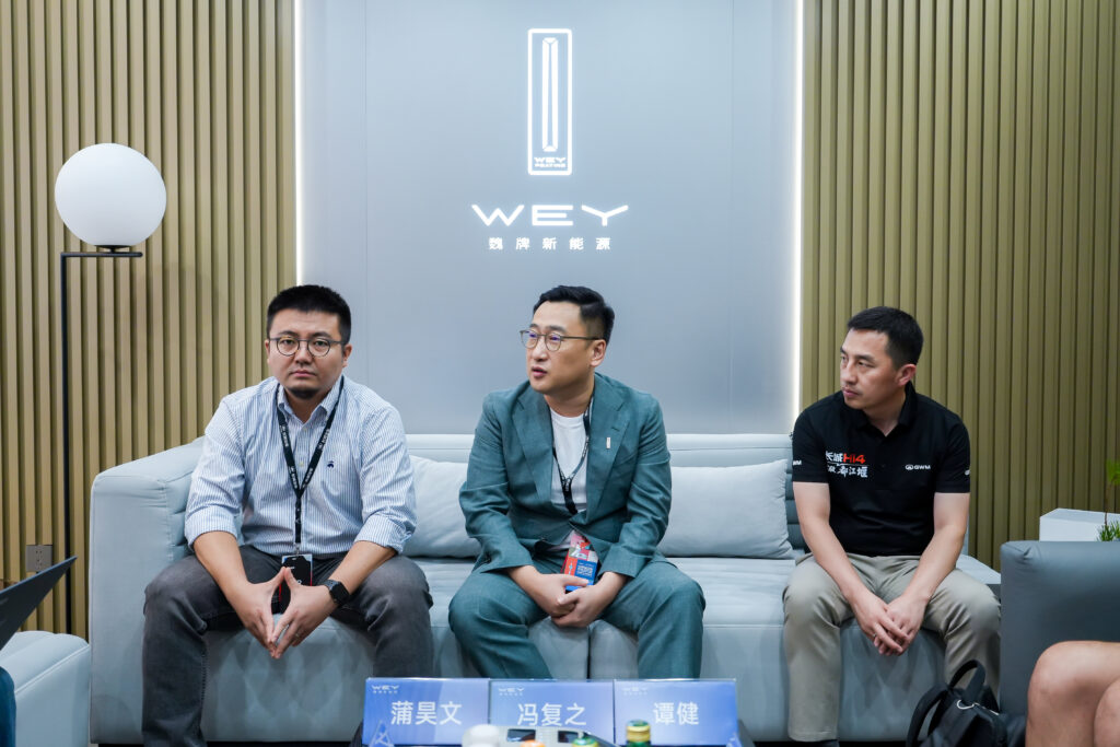 DTC模式与高山家族如何重塑高端新能源市场？