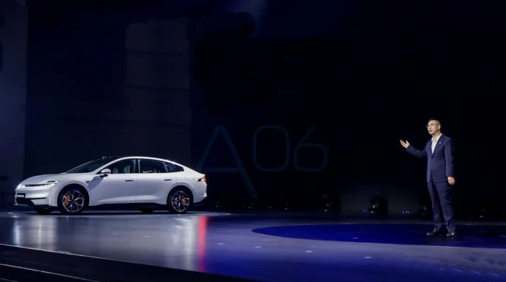 左手启源、右手引力，杨大勇如何同时玩转油和电？