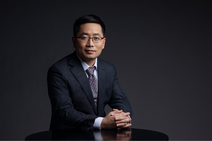 荣耀姜海荣任深蓝汽车CEO，邓承浩续任董事长，跨界人才推动长安探索变革深水区