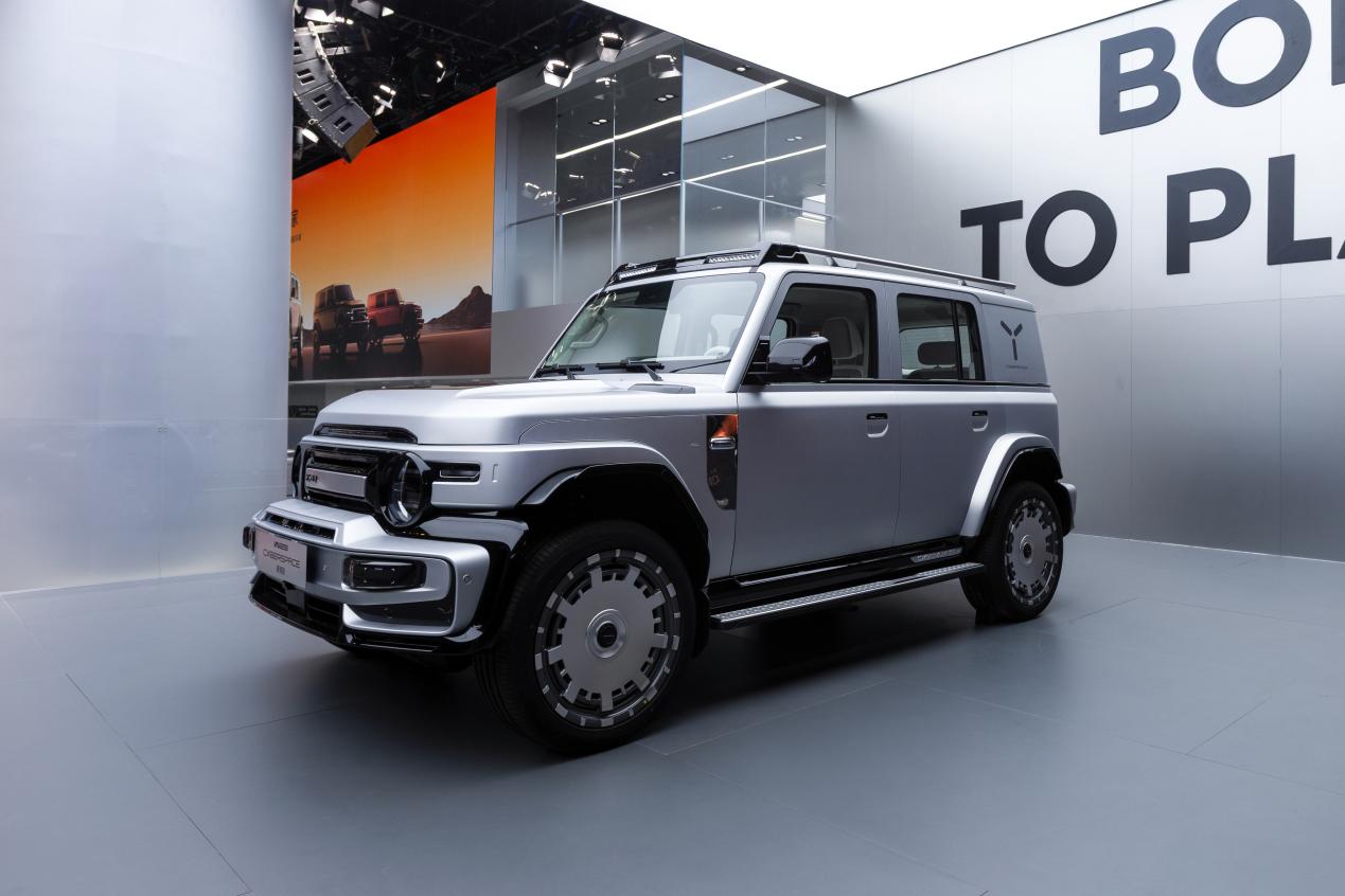 2Y4A9434_3405357608-rp3937228519-opq3937621066