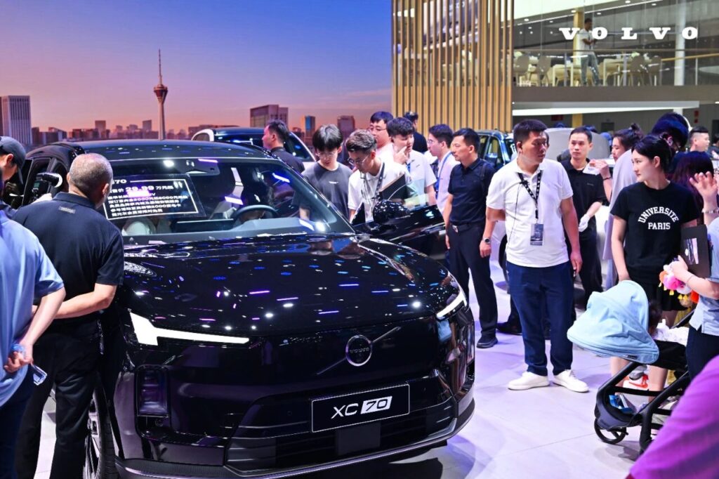 全新XC70点燃成都车展，沃尔沃为“传统豪华”正名