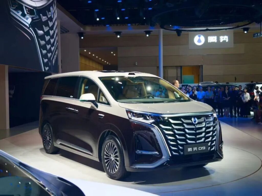 豪华车集体“跑路”，不怪成都车展