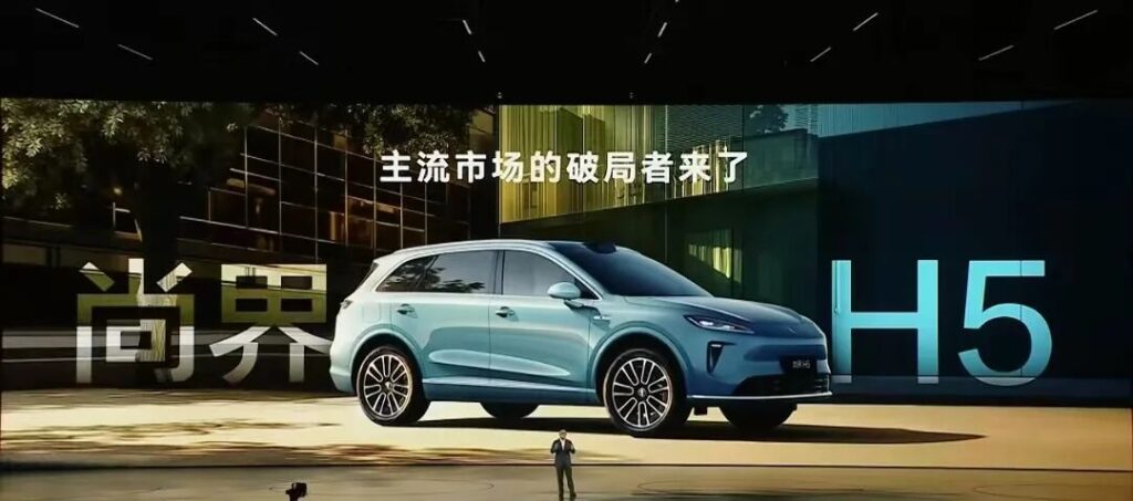 从“学霸”到“学神”，鸿蒙智行还需关键一课