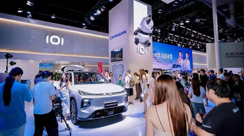 左手启源、右手引力，杨大勇如何同时玩转油和电？