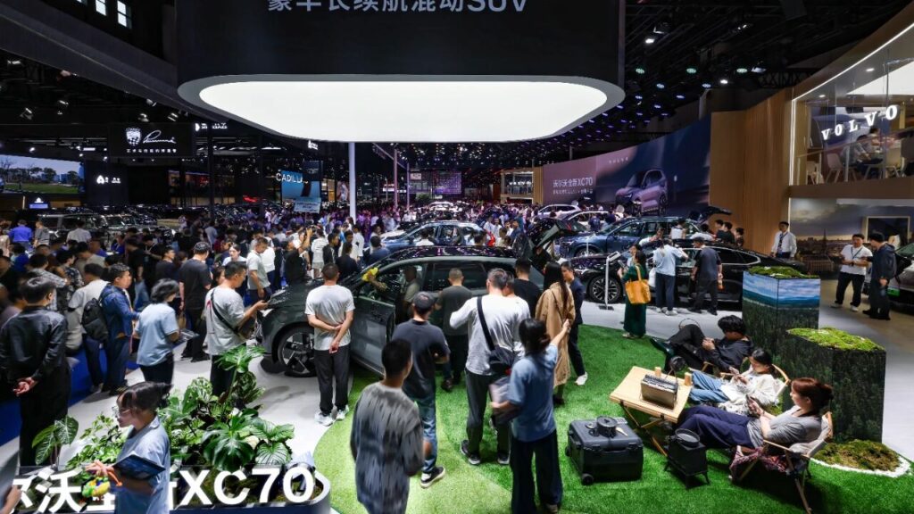 全新XC70点燃成都车展，沃尔沃为“传统豪华”正名