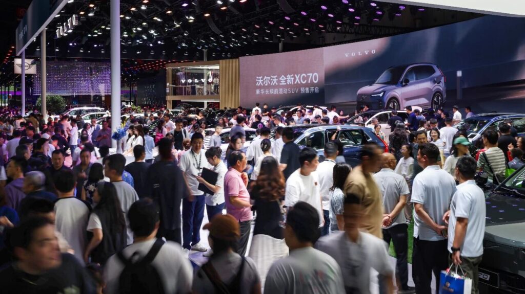 全新XC70点燃成都车展，沃尔沃为“传统豪华”正名