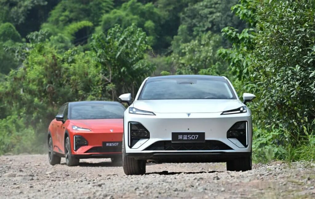 既有全面实力又是细节控，全新深蓝S07凭借豪华内饰火爆出圈