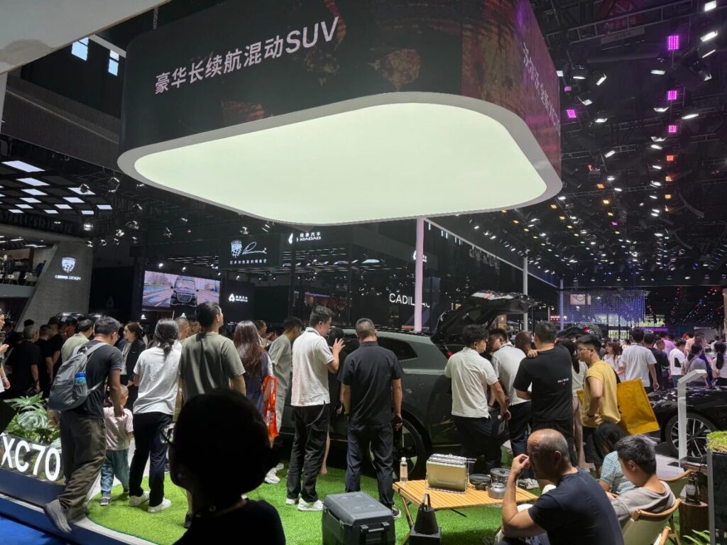 全新XC70点燃成都车展，沃尔沃为“传统豪华”正名