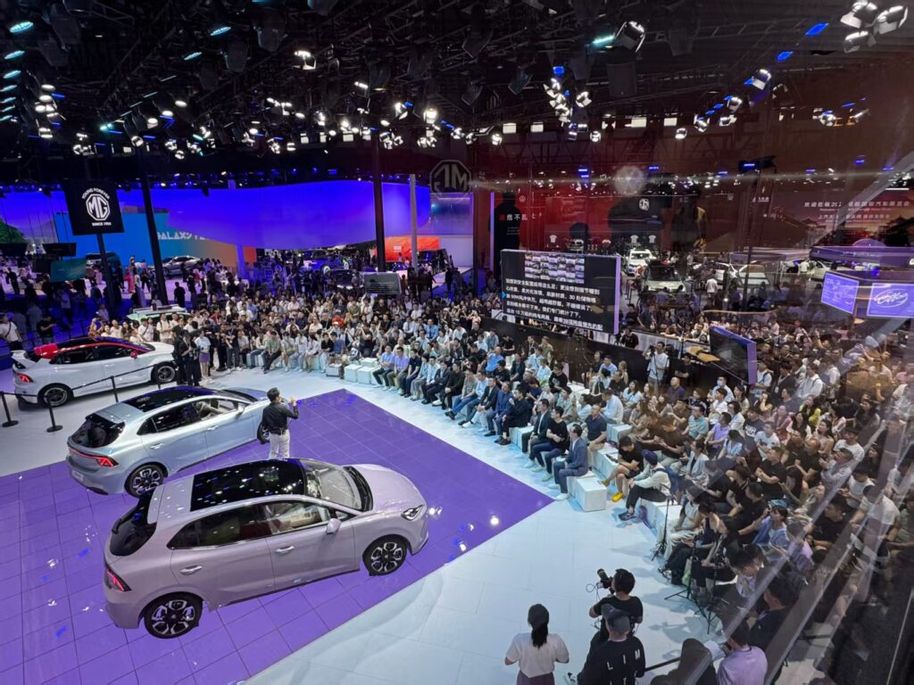 谁是成都车展2号馆里“最靓的仔”