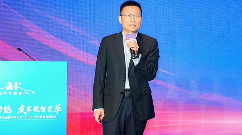 “联创AI势能 友享数智变革”2025AI+汽车数智创享年会在江城召开