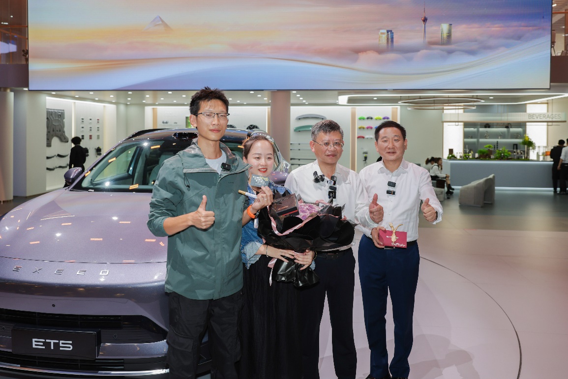 “科技新豪华”，星途ET5做先锋