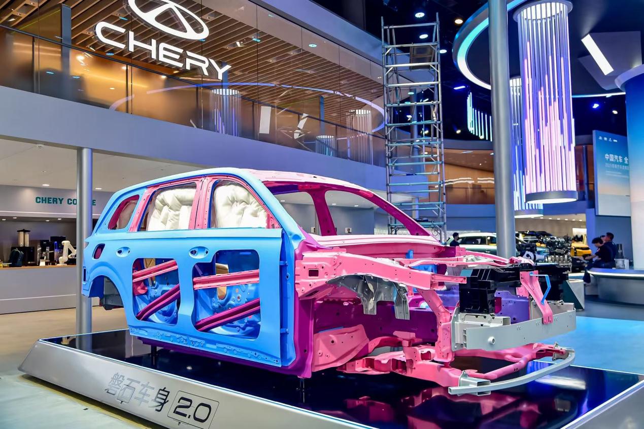 风云X3L预售，风云T11亮相，奇瑞一把好牌