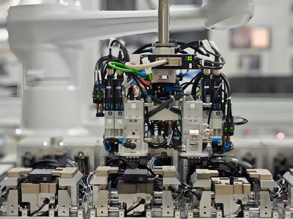 欧摩威发布中国首创单雷达AEB方案，以本土化战略加速智驾技术落地