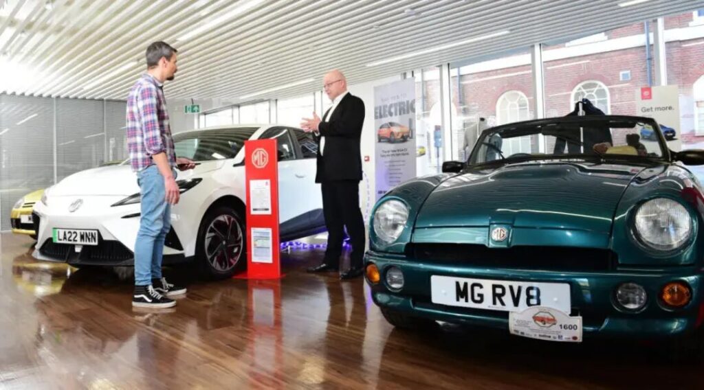 他们曾嘲笑我们，如今沉默得震耳欲聋｜15年的热血与荣光②