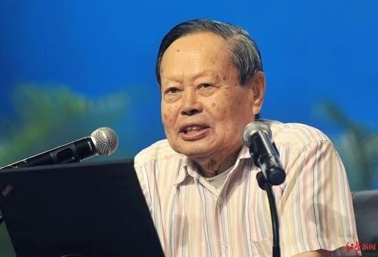 杨振宁逝世，他曾间接推动芯片和新能源发展