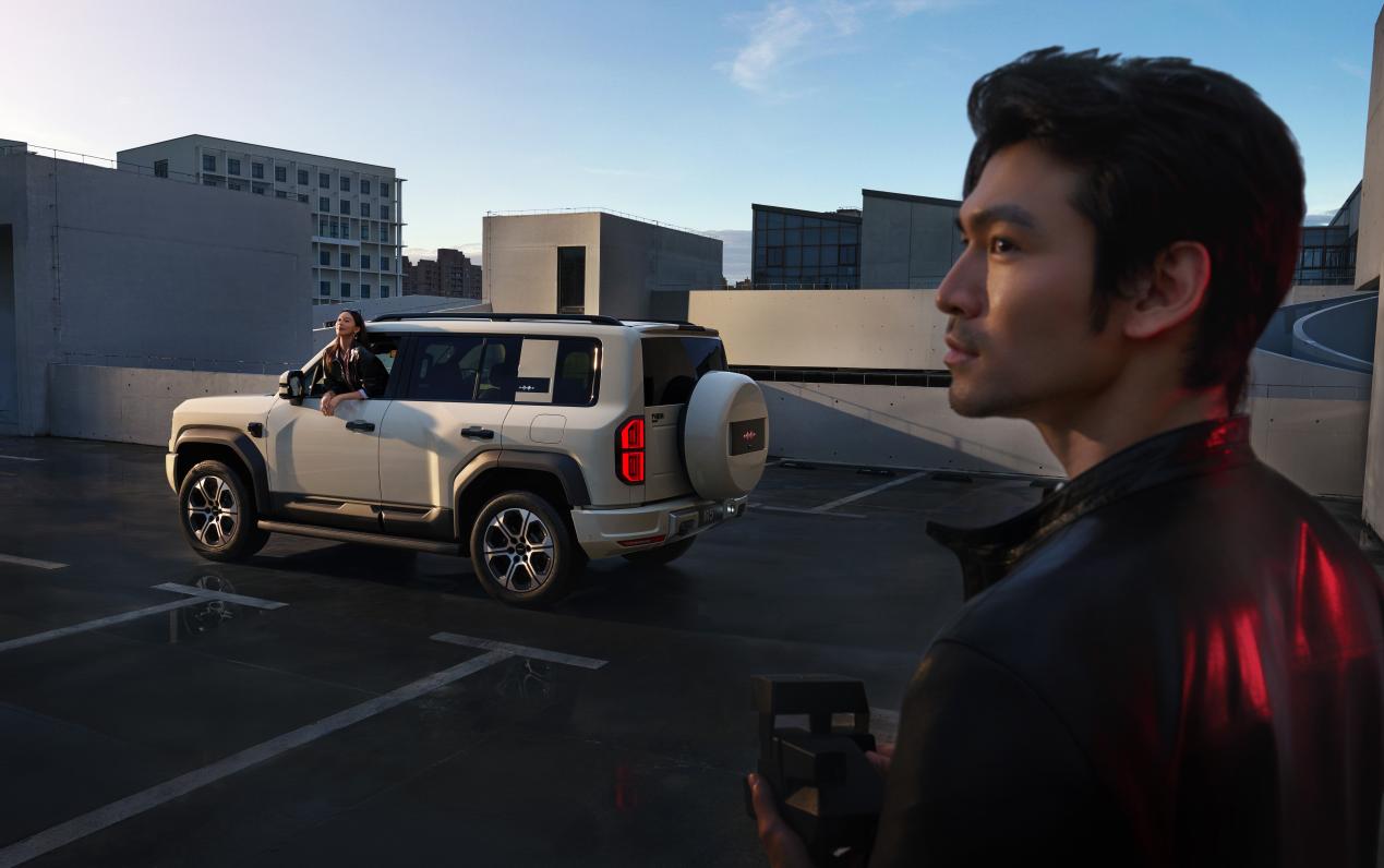 20251016方程豹豹5-场景图外拍0022-a001