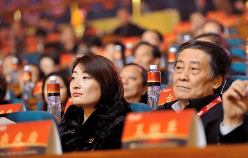 二代接班，不要内斗要“玻璃之道”