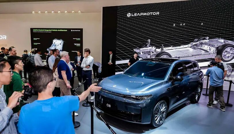 他们曾嘲笑我们，如今沉默得震耳欲聋｜15年的热血与荣光②